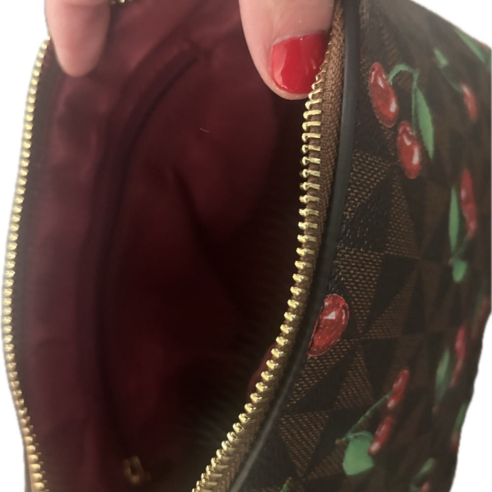 Fashion Cherry Print Crossbody Bag with Gold Chain - Picture 6 of 8